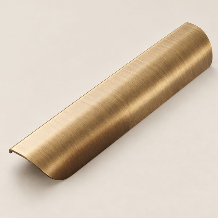 Curve / Brass Cup Pull