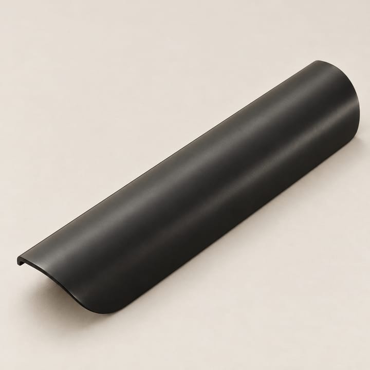 Curve / Brass Cup Pull, Black